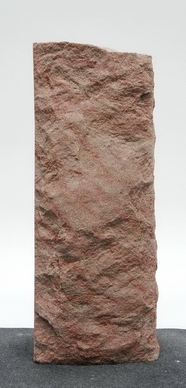 E000